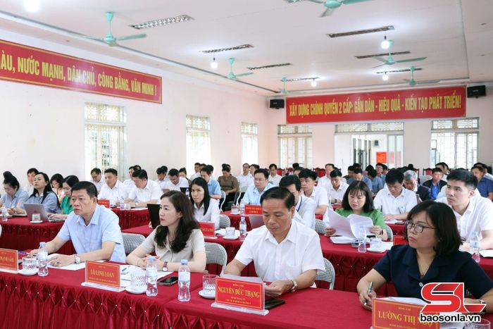 Đại biểu dự hội nghị.