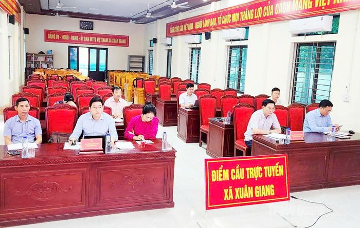 Các đại biểu dự hội nghị tại điểm cầu xã Xuân Giang.