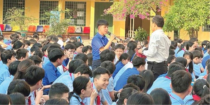 Trường Cao đẳng Công nghiệp Huế tư vấn hướng nghiệp cho học sinh lớp 9 Trường THCS Nguyễn Chí Diểu