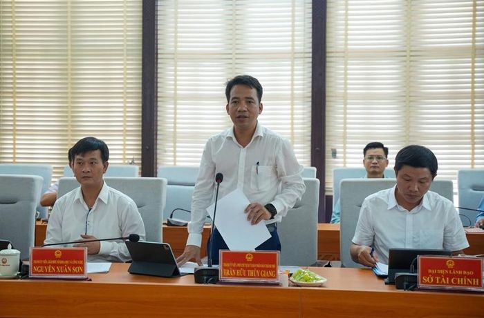Phó Chủ tịch UBND thành phố Huế Trần Hữu Thùy Giang tiếp thu ý kiến của Bộ KH&CN tại buổi làm việc