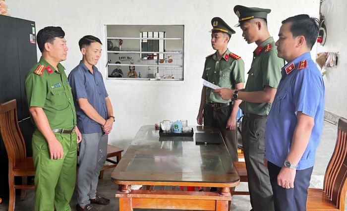 Cơ quan điều tra tống đạt quyết định khởi tố bị can đối với Lê Đăng Liêu (sinh năm 1985, Giám đốc Công ty Cổ phần Hathaco).