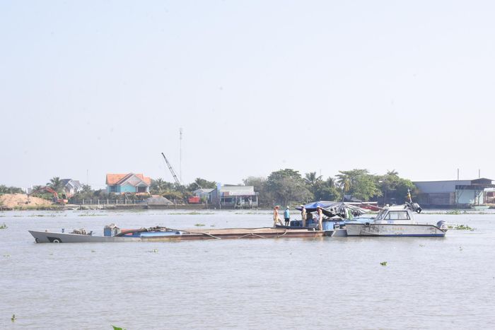 Đồng Tháp giám sát chặt các các mỏ khoáng sản, phương tiện thủy khai thác cát dưới lòng sông Tiền.