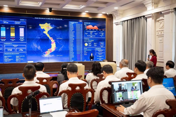 Chủ tịch Quốc hội Trần Thanh Mẫn thăm Trung tâm giám sát và điều hành hoạt động Tòa án nhân dân