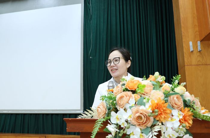 Phó Trưởng phòng Công tác xã hội (Bệnh Viện K) Hoàng Thị Hoài Thu phát biểu tại buổi lễ