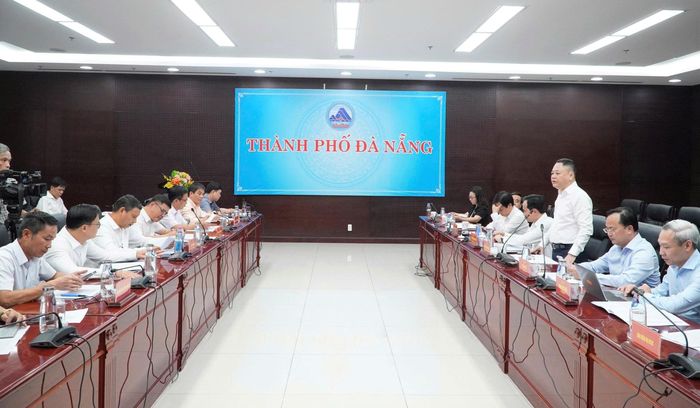 Quang cảnh buổi làm việc.