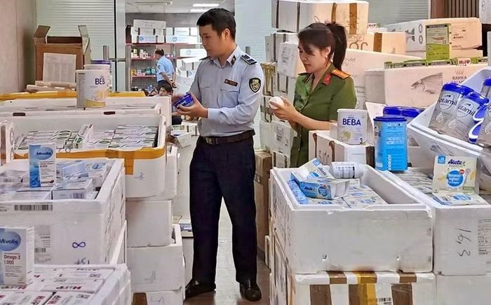 Cơ quan chức năng khám xét một kho sữa của Công ty Rance Pharma. 