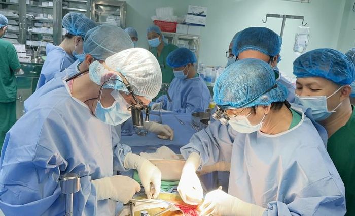 Ghép thận tại BVĐK TW Cần Thơ.