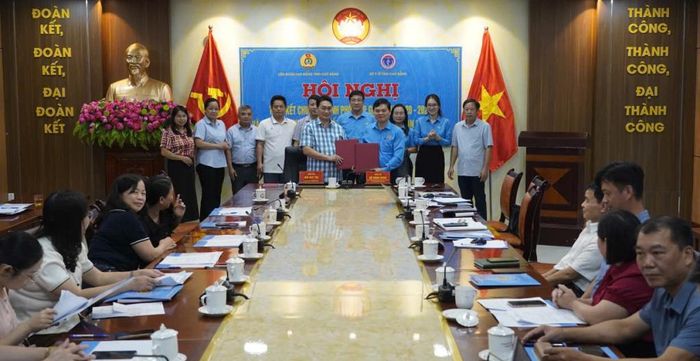 Lãnh đạo Liên đoàn Lao động tỉnh và Sở Y tế ký kết Chương trình phối hợp giai đoạn 2026 - 2031.