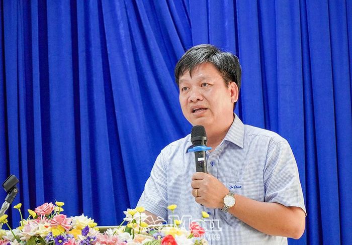 Ông Trương Hải Ưng, Phó Trưởng phòng Quản lý chất lượng và Giáo dục nghề nghiệp, Sở Giáo dục và Đào tạo tỉnh, báo cáo kết quả Kỳ thi thử tốt nghiệp THPT năm 2026.