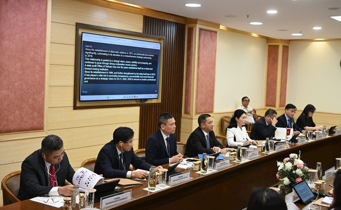 Đoàn đại biểu KTNN Việt Nam tại buổi làm việc