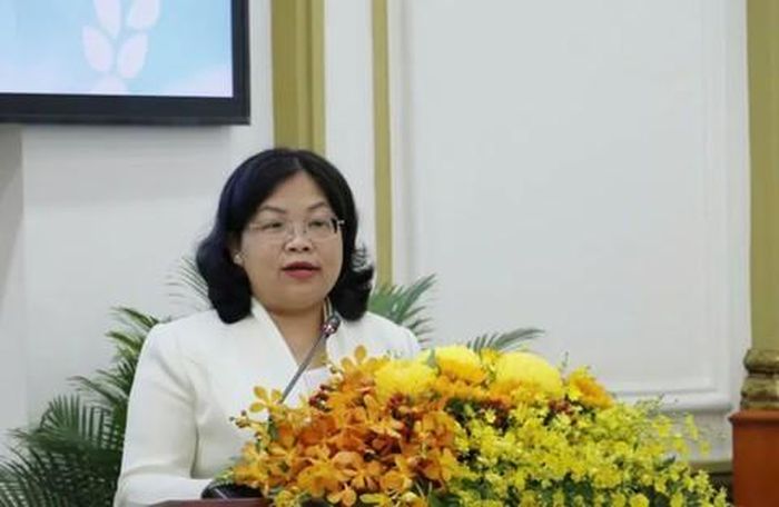 Phó Chủ tịch HĐND TPHCM Nguyễn Trường Nhật Phượng phát biểu