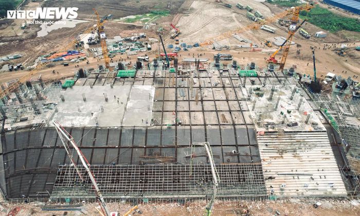 Theo thiết kế, sân vận động PVF gồm 4 khán đài chính A, B, C, D cùng hệ thống khu chức năng phục vụ kỹ thuật, an ninh, truyền hình, báo chí, cầu thủ, khu VIP và dịch vụ ẩm thực.