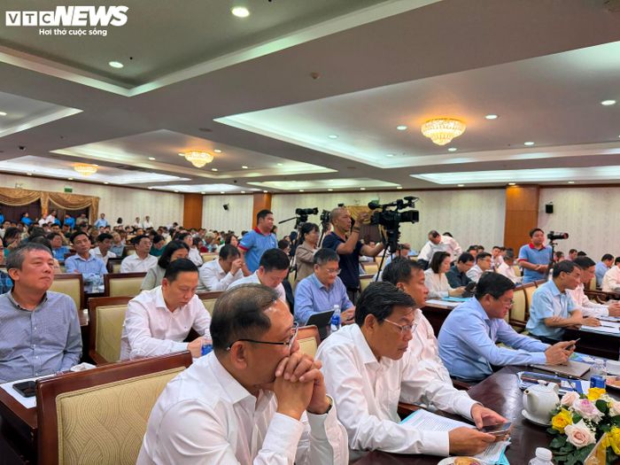 Nhiều vấn đề nóng của ngành sầu riêng như cadimi, mã số vùng trồng và ùn tắc kiểm nghiệm được nêu tại hội nghị.