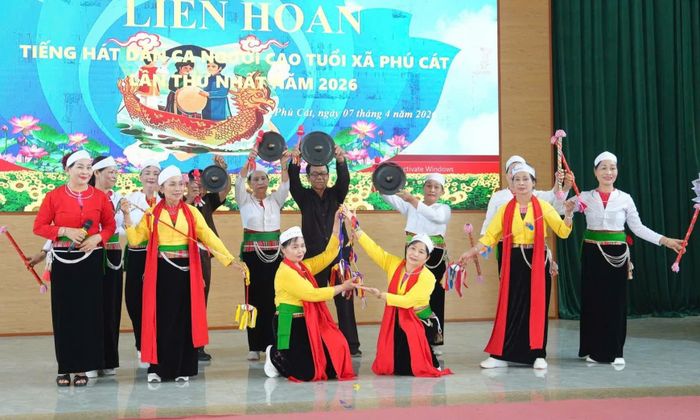 Liên hoan Tiếng hát dân ca người cao tuổi xã Phú Cát lần thứ Nhất, năm 2026. Ảnh: P.Cát