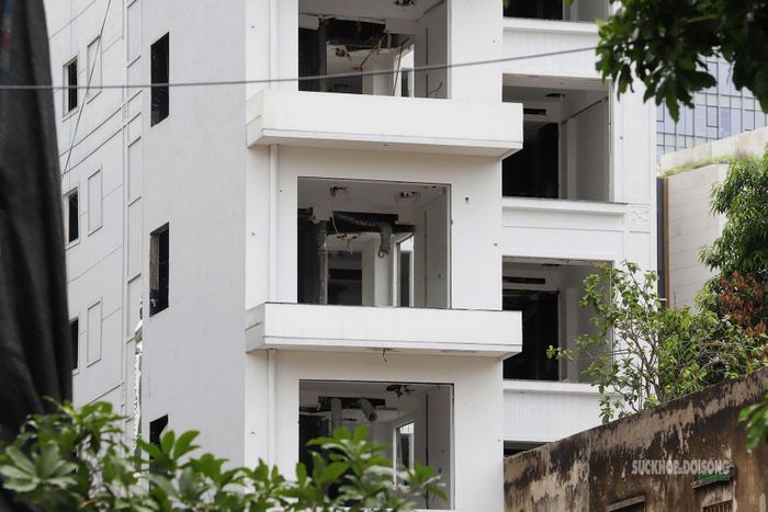 Nhiều hạng mục bên trong khách sạn đã được tháo dỡ