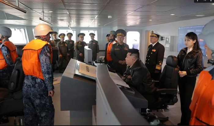 Giới chuyên gia nhận định việc ông Kim Jong-un trực tiếp lên tàu theo dõi thử nghiệm cho thấy dự án Choe Hyon đang được Bình Nhưỡng đặc biệt ưu tiên.