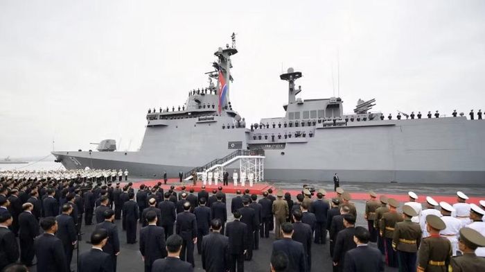 Tuy nhiên, sự xuất hiện của Choe Hyon cho thấy Bình Nhưỡng đang muốn xây dựng năng lực tác chiến xa bờ mạnh hơn, đặc biệt trong bối cảnh nước này liên tục thử nghiệm tên lửa hành trình phóng từ tàu chiến và tên lửa đạn đạo phóng từ tàu ngầm.
