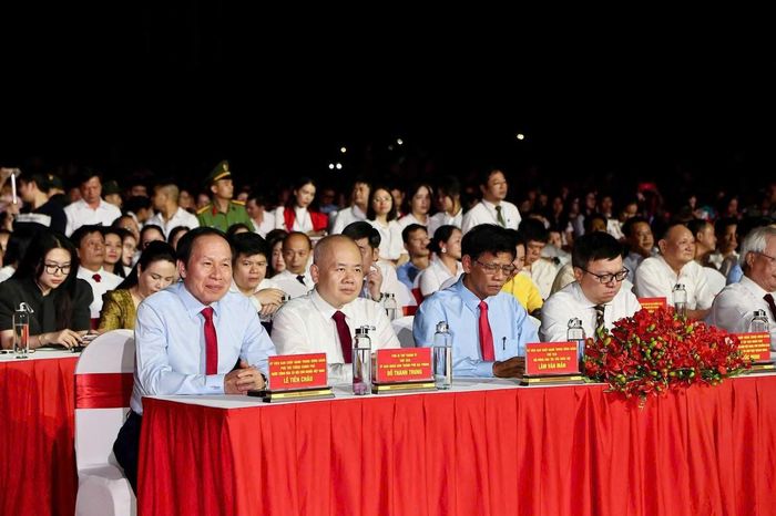 Ông Lê Tiến Châu, Ủy viên Trung ương Đảng, Phó Thủ tướng Chính phủ, nguyên Bí thư Thành ủy Hải Phòng dự lễ khai mạc. Ảnh: ĐT. 