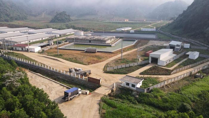 Trại lợn của Công ty NewHope Thanh Hóa nằm tại xã Thạch Quảng, có diện tích khoảng 109 ha. Ảnh: XD36