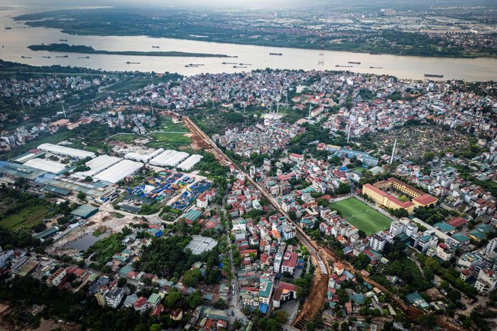  Điểm bắt đầu của tuyến kênh là trạm bơm Thụy Phương (phường Đông Ngạc). Trạm bơm cách sông Hồng khoảng 300 m, có chức năng điều tiết, phân dòng nước trước khi đưa vào kênh dẫn về sông Tô Lịch. Đoạn 1 của tuyến kênh có chiều dài 1.025 m, chạy từ trạm bơm Thụy Phương đến đường Hoàng Tăng Bí. 