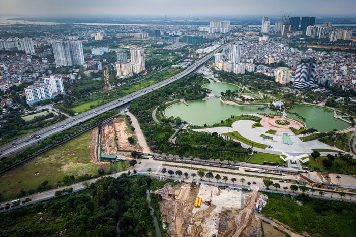  Đoạn 5, 6, 7 gồm hệ thống kênh và ống cống dài 1.296 m, chạy từ Đại học Mỏ - Địa chất qua khu đô thị Resco, dọc đường Phạm Văn Đồng và kéo dài đến đường Hoàng Minh Thảo, cạnh công viên Hòa Bình (phường Xuân Đỉnh). 
