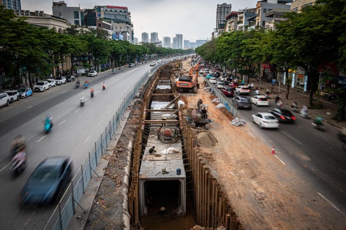  Đoạn 8 gồm tuyến kênh kích thước 3x3 m, dài 1.996 m, đặt ngầm dưới lòng đường Hoàng Minh Thảo, điểm đầu từ đường Phạm Văn Đồng và điểm cuối kết nối vào đường Võ Chí Công. 