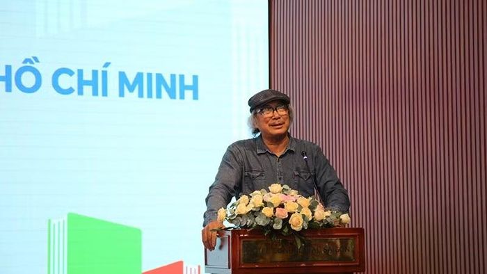 Nhà thơ Cao Xuân Sơn, nguyên Phó Giám đốc Nhà xuất bản, nguyên Giám đốc chi nhánh Nhà xuất bản Kim Đồng tại Thành phố Hồ Chí Minh phát biểu tại buổi lễ. (Ảnh: Nhà xuất bản Kim Đồng)