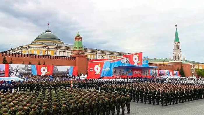 Các khối học viên tham gia lễ duyệt binh trên Quảng trường Đỏ. (Ảnh: KREMLIN.RU)
