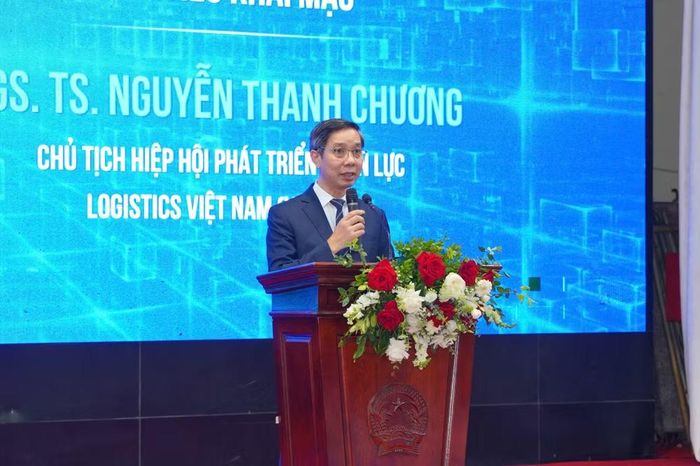 Phó Giáo sư, Tiến sĩ Nguyễn Thanh Chương – Chủ tịch Hiệp hội Phát triển nhân lực Logistics Việt Nam khẳng định, AI đang hiện diện từng ngày trong hoạt động logistics.