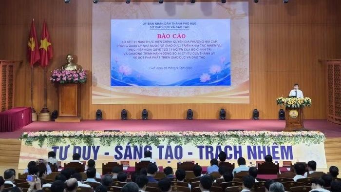 Ngành giáo dục thành phố Huế tổ chức Hội nghị Sơ kết một năm thực hiện chính quyền địa phương hai cấp và triển khai các nhiệm vụ thực hiện Nghị quyết số 71-NQ/TW