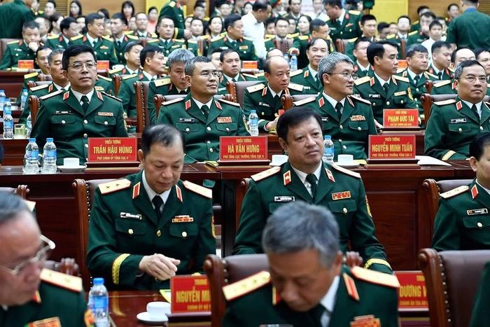 Các đại biểu tham dự buổi lễ.