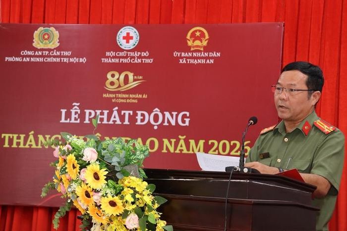 Thượng tá Nguyễn Hoàng Phúc, Phó Trưởng Phòng An ninh chính trị nội bộ, phát biểu tại chương trình