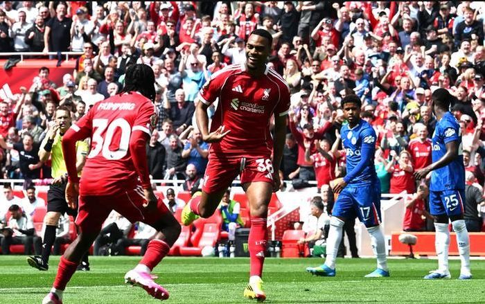 Siêu phẩm của Ryan Gravenberch đưa Liverpool vượt lên từ phút thứ 6