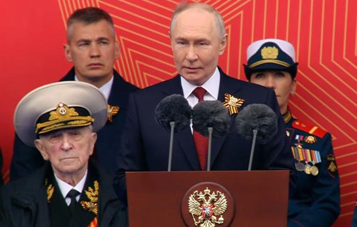  Tổng thống Nga Vladimir Putin, Tổng Tư lệnh tối cao các lực lượng vũ trang Nga phát biểu tại lễ duyệt binh. 