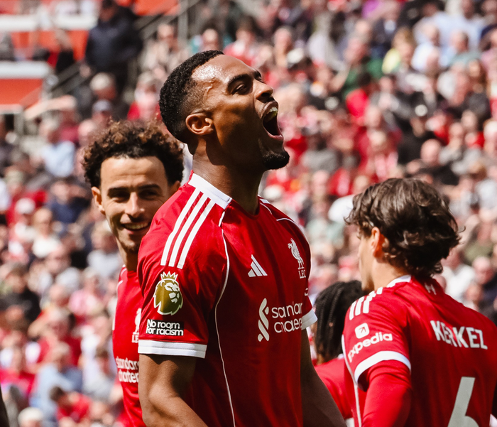 Ryan Gravenberch mở tỷ số cho Liverpool.