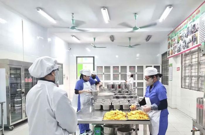 Khu bếp ăn của Trường Mầm non Hà Lầm.