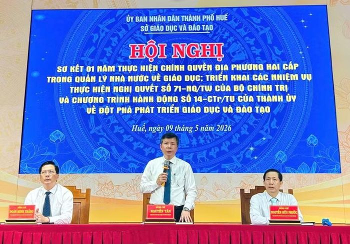 Giám đốc Sở GD&amp;ĐT TP Huế phát biểu kết luận tại Hội nghị.