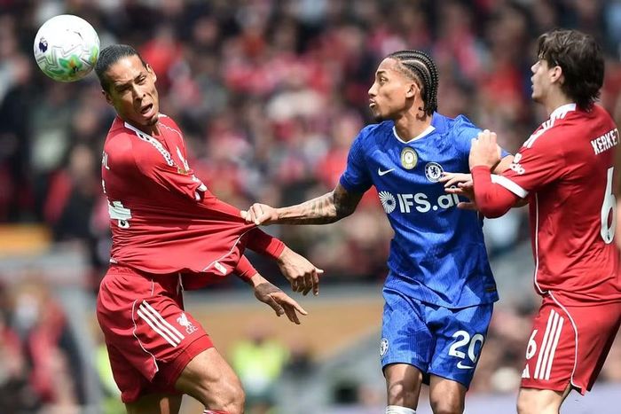Liverpool và Chelsea hòa nhau 1-1 ở vòng 36 Ngoại hạng Anh tối 9/5.