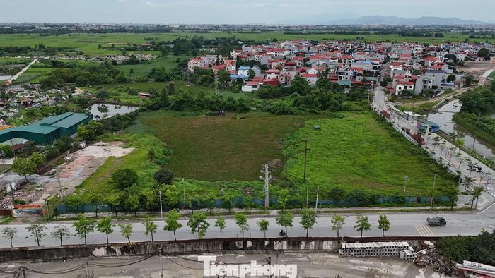Đây cũng là một trong những mấu chốt để Hà Nội thiết lập mô hình tăng trưởng mới gắn với nâng cao năng suất tổng hợp, chuyển dịch mô hình phát triển từ chiều rộng sang chiều sâu, chuyển hướng tiếp cận từ các giải pháp hành chính sang giải pháp phát triển toàn diện – lấy người dân làm trung tâm, làm chủ thể của quá trình tái thiết...