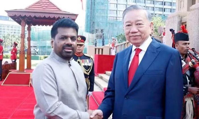 Tổng thống Sri Lanka Anura Kumara Dissanayake đón Tổng Bí thư, Chủ tịch nước Tô Lâm. Ảnh: TTXVN