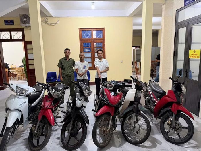 Đến nay, Công an phường Đồng Sơn đã thu giữ 7 xe mô tô là tang vật và phương tiện liên quan đến các vụ việc mà các đối tượng khai nhận thực hiện.