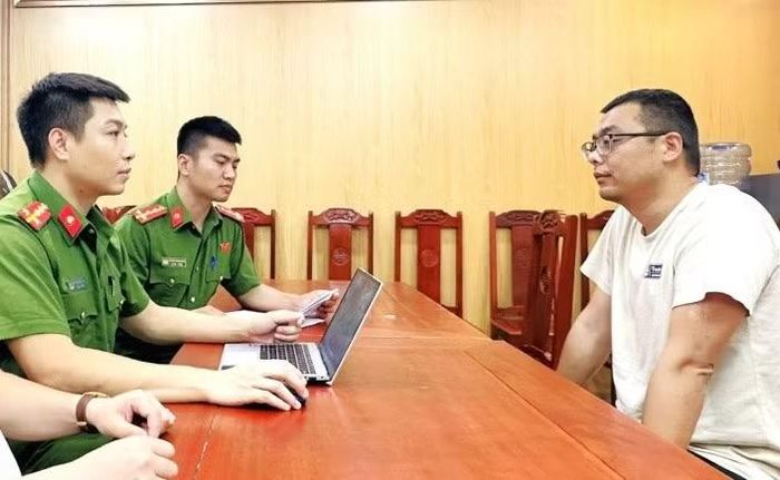 Đối tượng Huang Qi Lei (tức Hoàng Khởi Lôi).