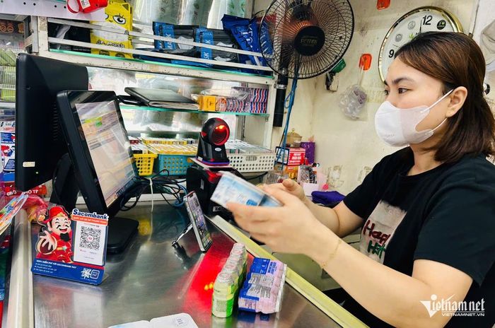 Hộ kinh doanh đã nộp tờ khai quý I/2026 nhưng xác định doanh thu cả năm từ 1 tỷ đồng trở xuống có thể đề nghị hủy tờ khai, song cần đặc biệt lưu ý nguy cơ bị xử phạt nếu doanh thu thực tế vượt ngưỡng. Ảnh: Nguyễn Lê