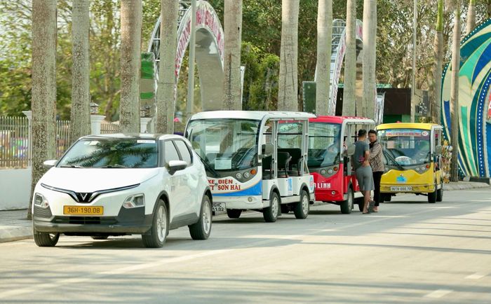 Xe điện từng bước hoạt động nề nếp, quy củ theo phương án quản lý mới của chính quyền địa phương