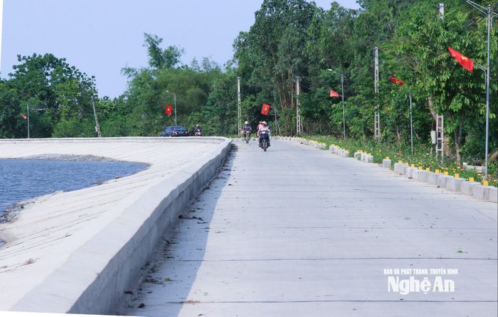 Đập Dẻ Vàng, xã Quỳnh Tam vừa được đầu tư, đưa vào sử dụng có tổng vốn đầu tư 10 tỷ đồng. Ảnh: Mai Hoa