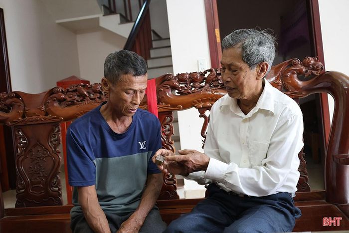 Ấn triện Nguyễn Huy Quýnh là độc bản, đang được con cháu dòng họ bảo quản tại nhà riêng.