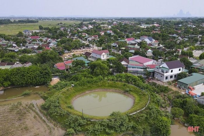 Làng Trường Lưu là nơi phát khởi dòng họ Nguyễn Huy Trường Lưu ngày nay.