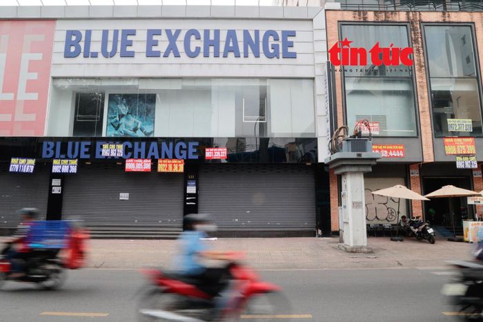 Ngoài khu vực trung tâm, tình trạng các mặt bằng cho thuê đóng cửa, không tìm được khách thuê ngày càng lan rộng sang các khu vực cách xa trung tâm thành phố.