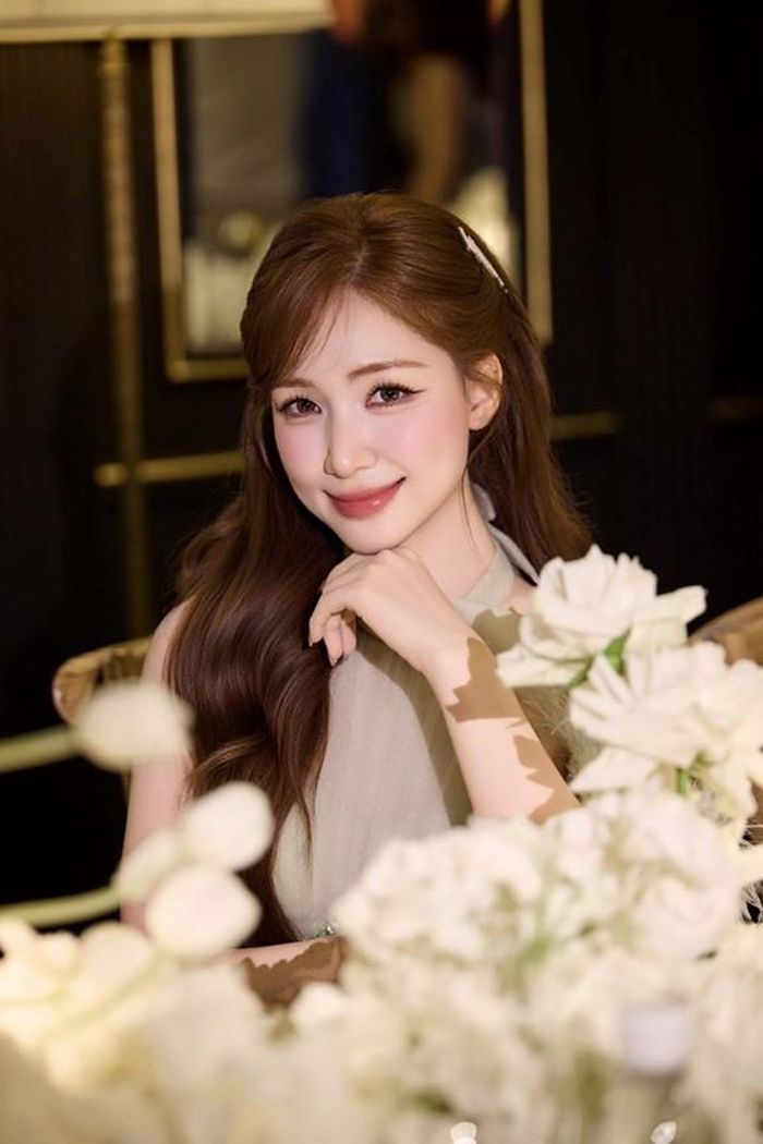 Hòa Minzy được cho là đã lên tiếng kịp thời để tránh ồn ào không đáng có xảy ra. Ảnh: FBNV.