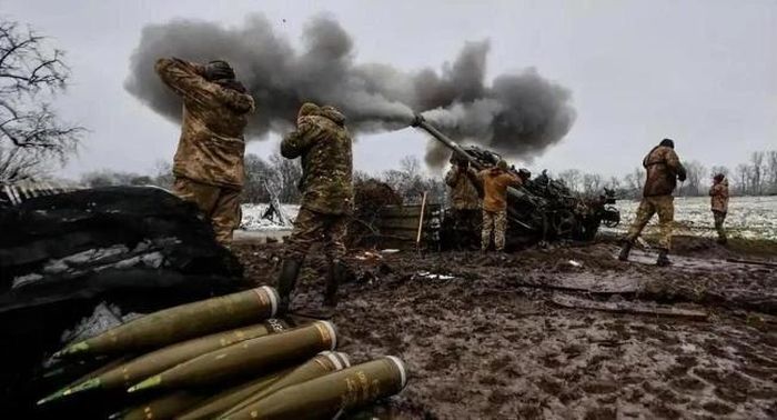 Các lệnh ngừng bắn đơn phương của Nga và Ukraine cùng những cáo buộc vi phạm ngừng bắn tiếp tục cho thấy sự cần thiết phải có một thỏa thuận ngừng bắn hoặc hòa bình được tất cả các bên chính thức thống nhất trước, và đi kèm các cơ chế giám sát chặt chẽ. Ảnh: Tân Hoa Xã.